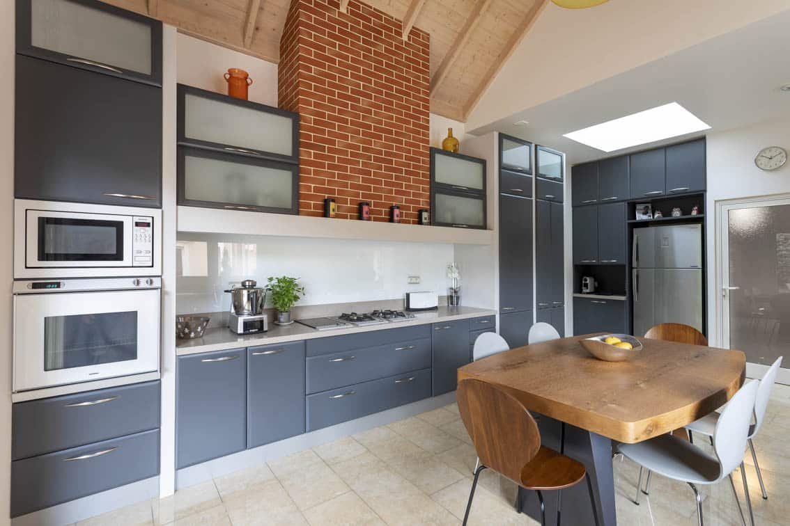 A kitchen in a New York loft spirit, by Christiansen Design, Interior designer in Yvelines and Decorator in Paris, Hauts de Seine, Provence