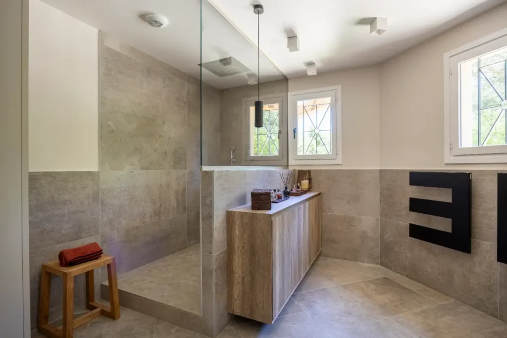Salle de bain Architecte intérieur VAR 83 maison de vacances